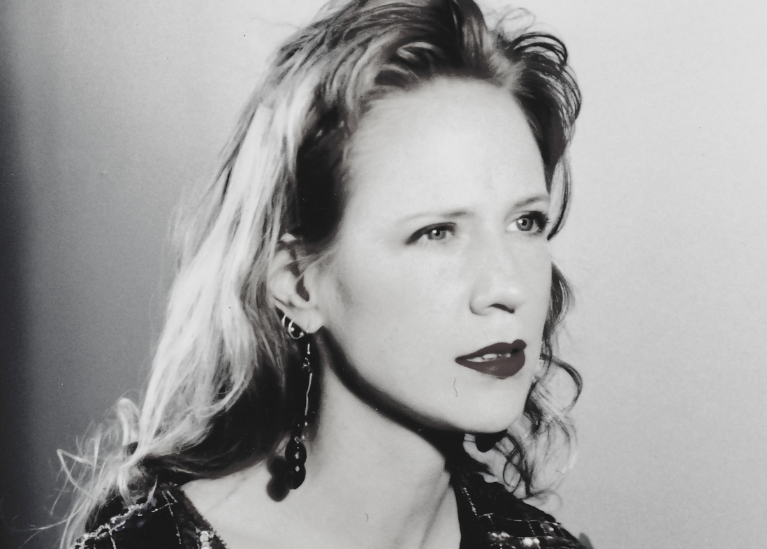 Lisa Hogan